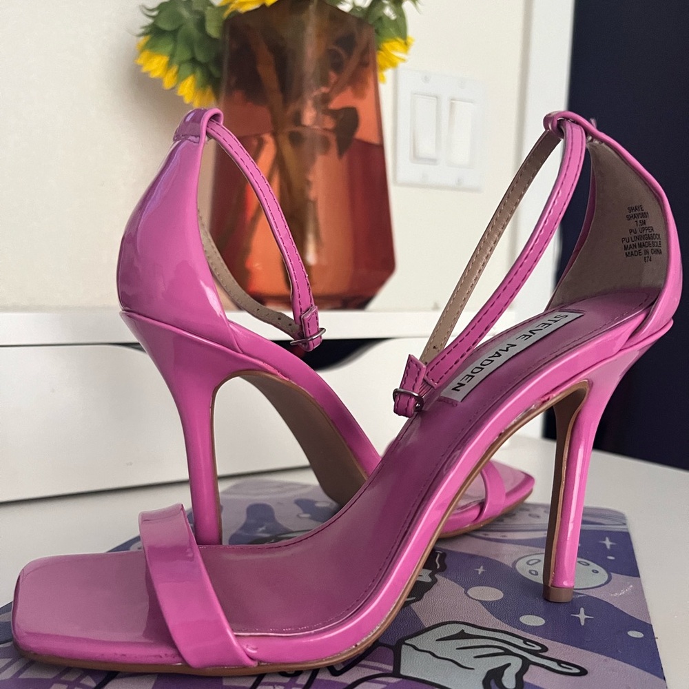 Shaye sandal